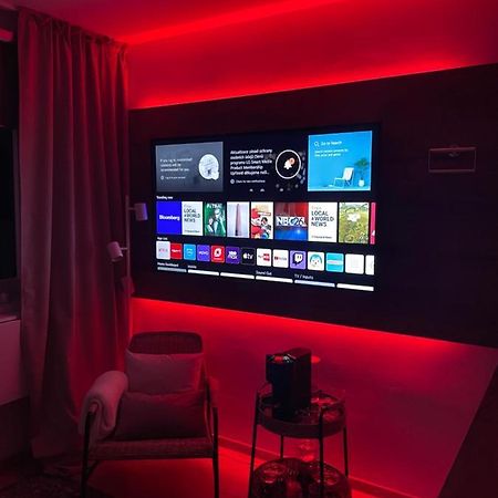 De Luxe Apartment, Wifi, Tv 65" Прага Экстерьер фото