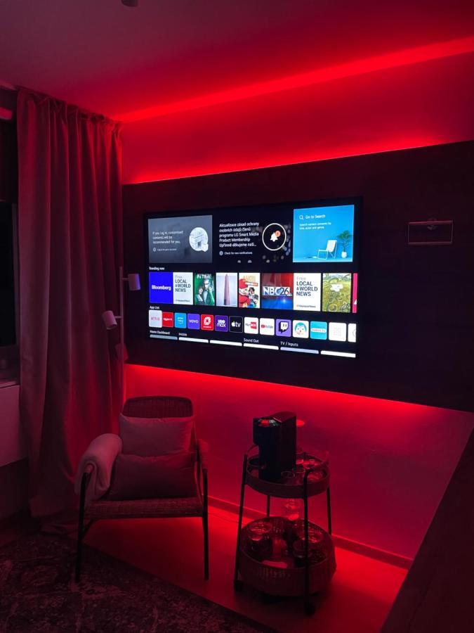 De Luxe Apartment, Wifi, Tv 65" Прага Экстерьер фото