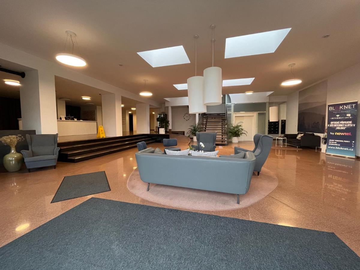 De Luxe Apartment, Wifi, Tv 65" Прага Экстерьер фото